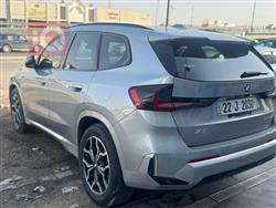 بی ئێم دەبڵیو X1